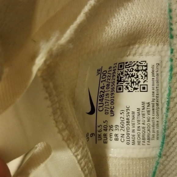 NIKE ZOOM GRAVITY Women's 9! - Picture 2 of 5